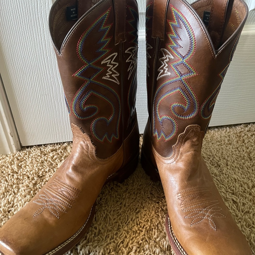 Women’s cowboy boots